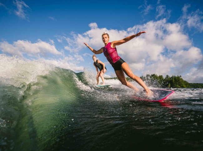 boat surfing