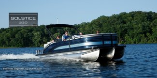 harris 230 solstice pontoon boat that is being enjoyed by Muskoka vacationers at Gordon Bay Marine.
