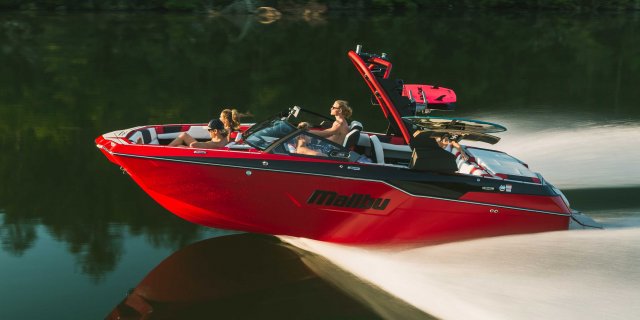 cruising boat